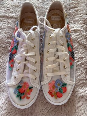 Keds White Canvas Sneakers with Multicolor Floral Embroidery